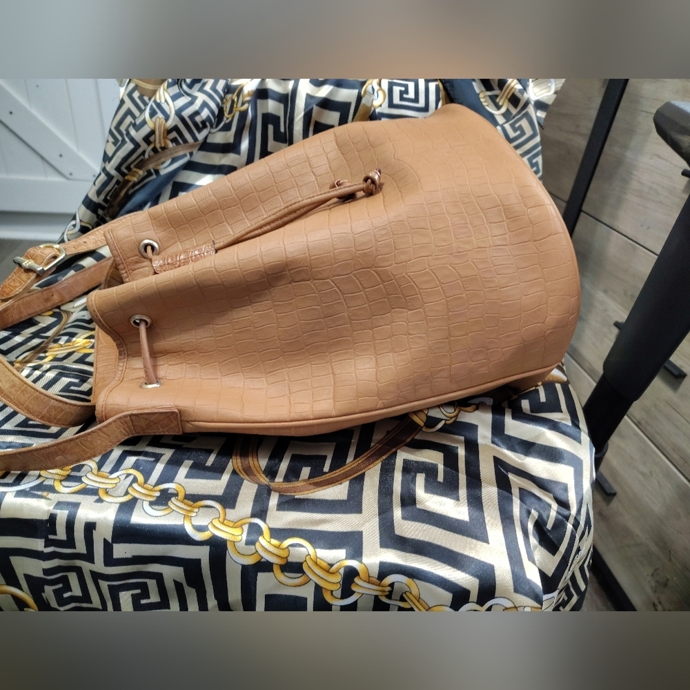 Fendi Tan Croc-Embossed Shoulder Bag - Picture 6 of 16